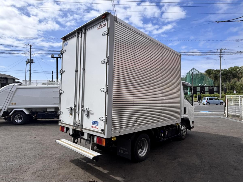 エルフ　10尺アルミバン　積載2000kg|中古トラックの販売・買取・査定のアイナビ
