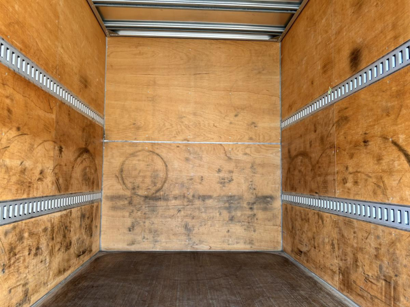 エルフ　10尺アルミバン　積載2000kg|中古トラックの販売・買取・査定のアイナビ