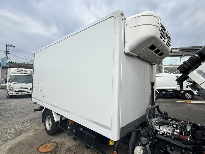 エルフ　ワイドロング　冷蔵冷凍車　東プレ-5℃　AT車|中古トラックの販売・買取・査定のアイナビ