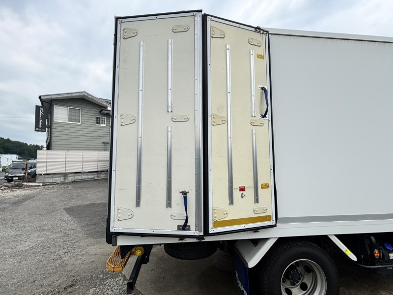 エルフ　ワイドロング　冷蔵冷凍車　東プレ-5℃　AT車|中古トラックの販売・買取・査定のアイナビ
