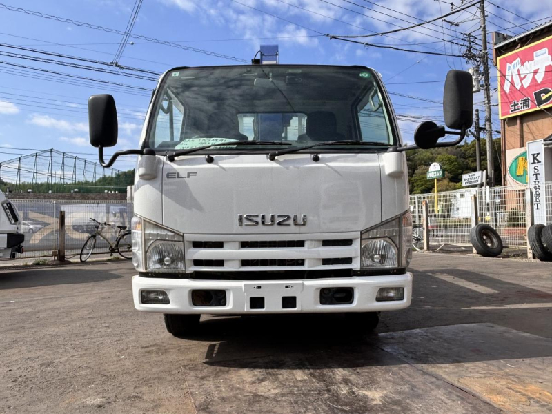 標準幅　4段クレーンラジコン付き　積載2000kg|中古トラックの販売・買取・査定のアイナビ