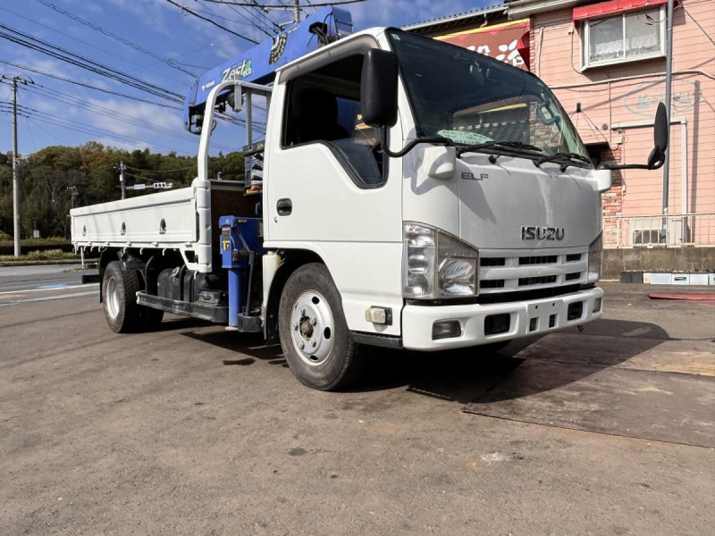 標準幅　4段クレーンラジコン付き　積載2000kg|中古トラックの販売・買取・査定のアイナビ