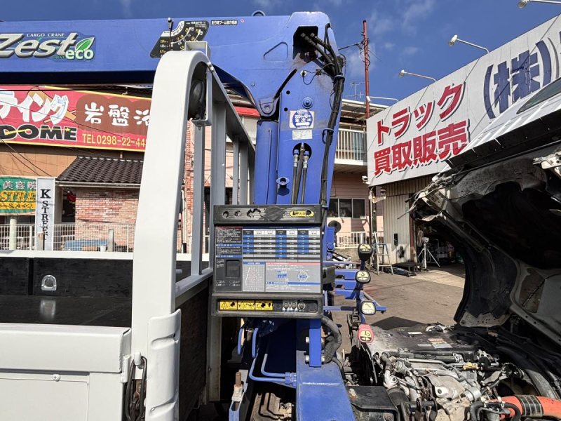 標準幅　4段クレーンラジコン付き　積載2000kg|中古トラックの販売・買取・査定のアイナビ