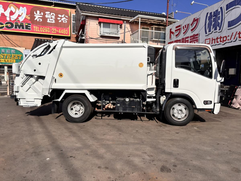 ワイド幅　プレス式パッカー車　極東製5.9立米　積載量3100kg|中古トラックの販売・買取・査定のアイナビ