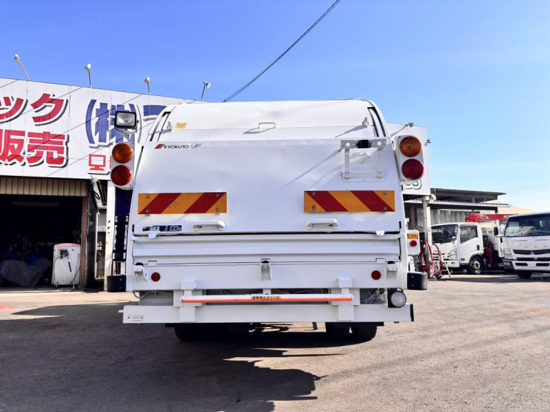 ワイド幅　プレス式パッカー車　極東製5.9立米　積載量3100kg|中古トラックの販売・買取・査定のアイナビ