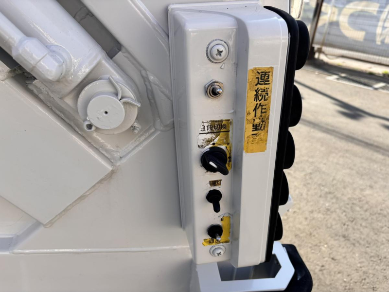 ワイド幅　プレス式パッカー車　極東製5.9立米　積載量3100kg|中古トラックの販売・買取・査定のアイナビ