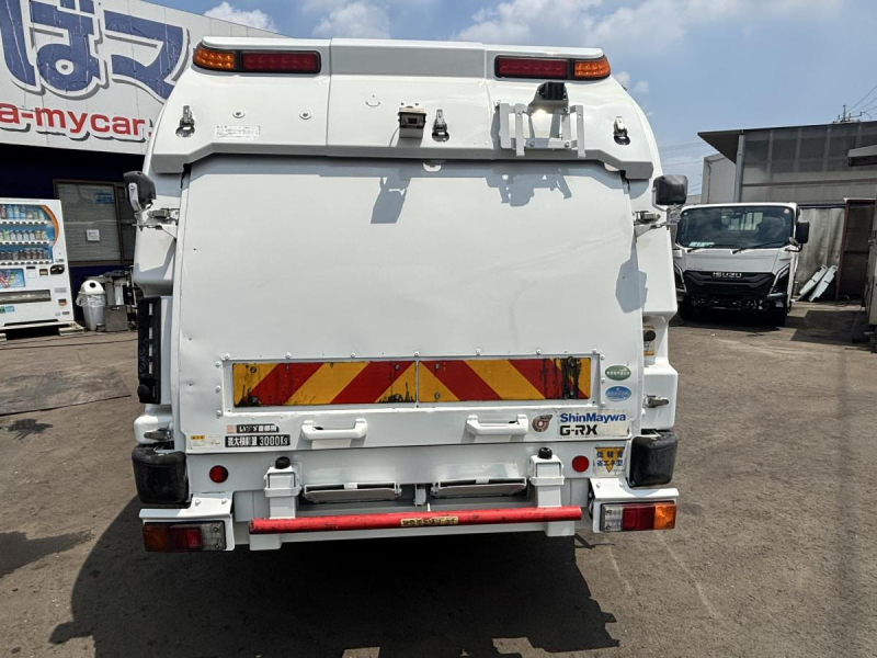 エルフ　巻き込みパッカー車　新明和製5.1立米　積載3000kg|中古トラックの販売・買取・査定のアイナビ