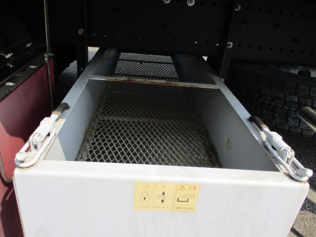 H30　日野プロフィア　平ボディアルミブロック　距離浅実走行|中古トラックの販売・買取・査定のアイナビ