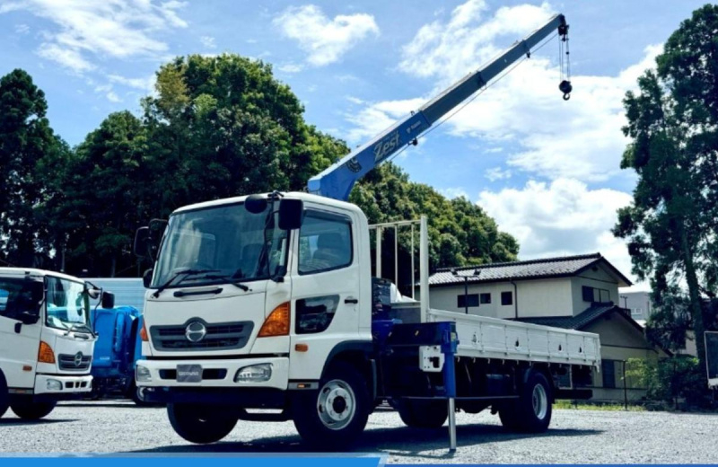 2.9t吊4段　タダノ　ZE304HRE　ラジコン付き　AT|中古トラックの販売・買取・査定のアイナビ