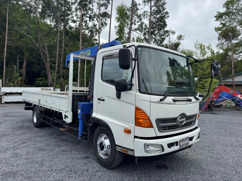 2.9t吊4段 タダノ ZE304HR ラジコン付き 上物年次点検済|中古トラックの販売・買取・査定のアイナビ