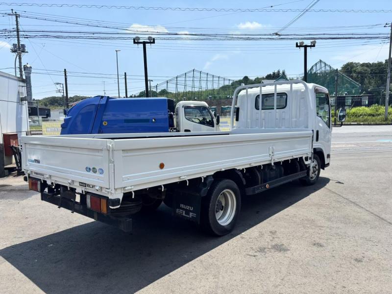 エルフ　標準ロング平ボディー　積載2000kg　MT5速|中古トラックの販売・買取・査定のアイナビ
