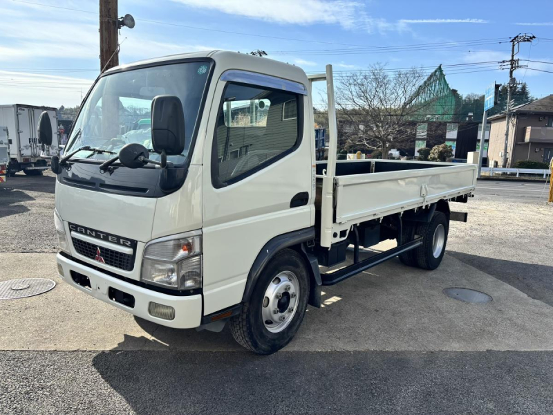キャンター　標準ロング平ボディー　積載4000kg|中古トラックの販売・買取・査定のアイナビ