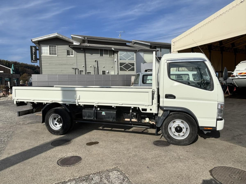 キャンター　標準ロング平ボディー　積載4000kg|中古トラックの販売・買取・査定のアイナビ