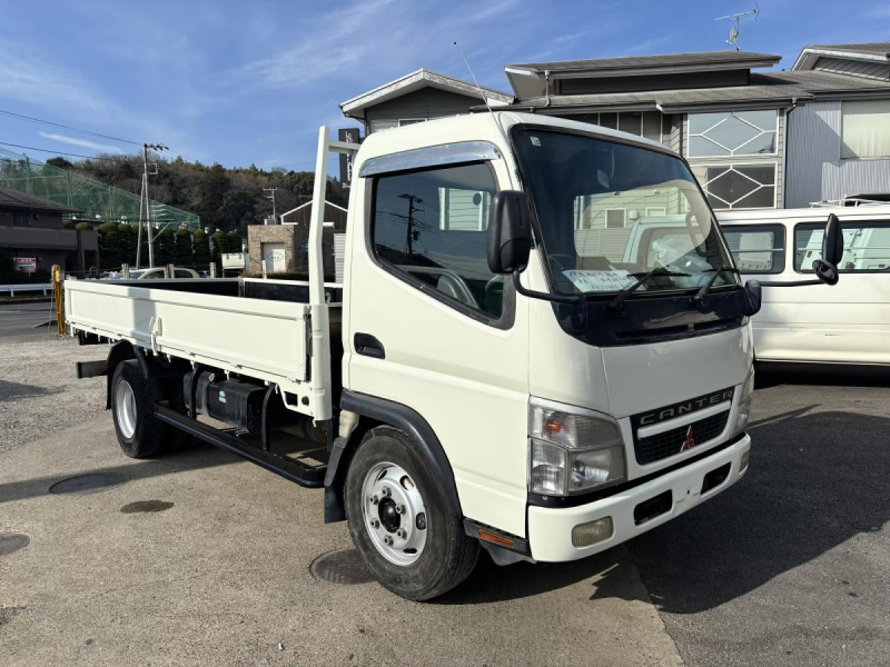 キャンター　標準ロング平ボディー　積載4000kg|中古トラックの販売・買取・査定のアイナビ