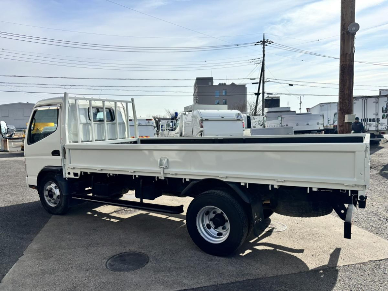 キャンター　標準ロング平ボディー　積載4000kg|中古トラックの販売・買取・査定のアイナビ