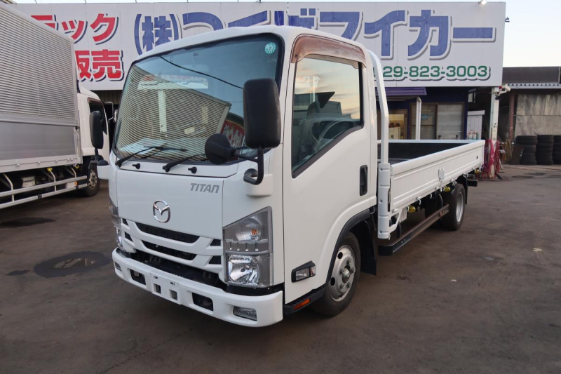 タイタン　標準ロング平ボディー　積載2000kg|中古トラックの販売・買取・査定のアイナビ