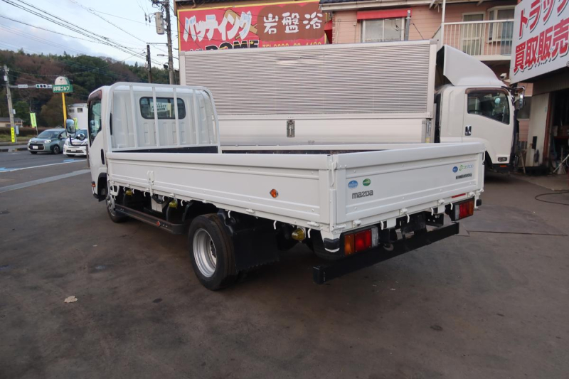 タイタン　標準ロング平ボディー　積載2000kg|中古トラックの販売・買取・査定のアイナビ