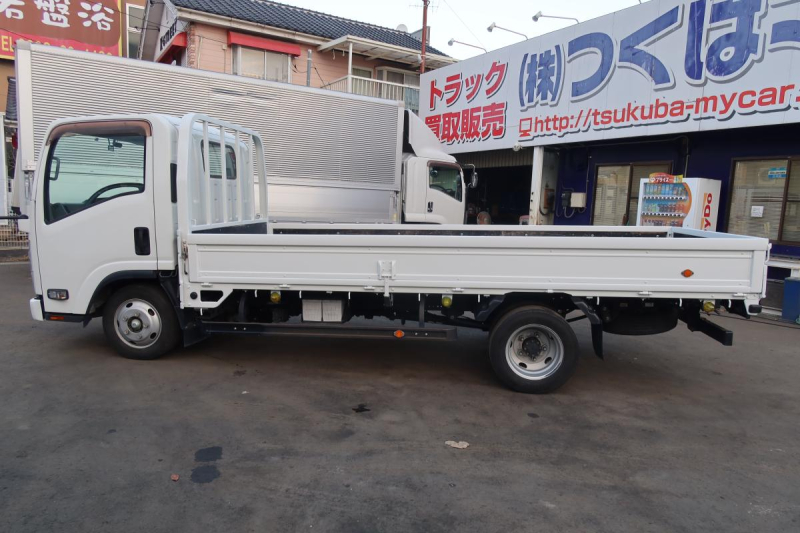 タイタン　標準ロング平ボディー　積載2000kg|中古トラックの販売・買取・査定のアイナビ