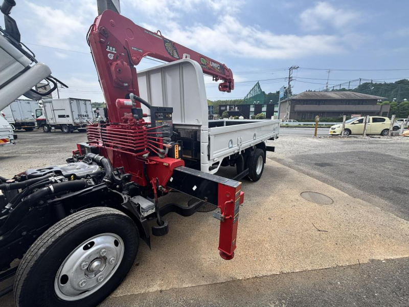 エルフ　標準ロング4段クレーンラジコン付き　AT車|中古トラックの販売・買取・査定のアイナビ
