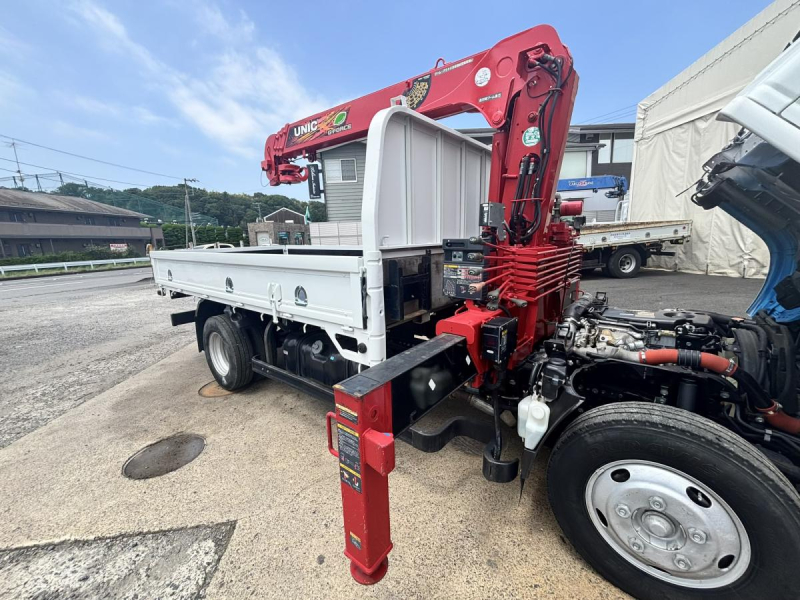 エルフ　標準ロング4段クレーンラジコン付き　AT車|中古トラックの販売・買取・査定のアイナビ