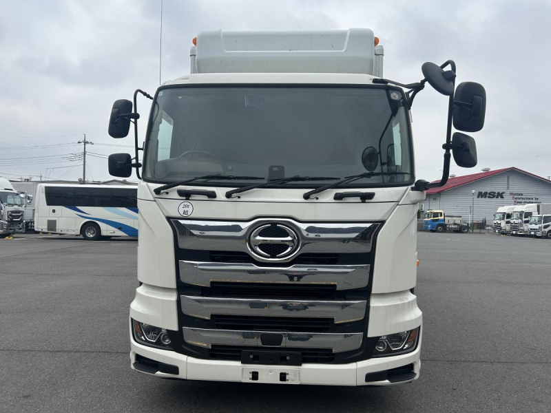 日野プロフィア　冷蔵冷凍車　菱重TU100SC　格納ゲート|中古トラックの販売・買取・査定のアイナビ