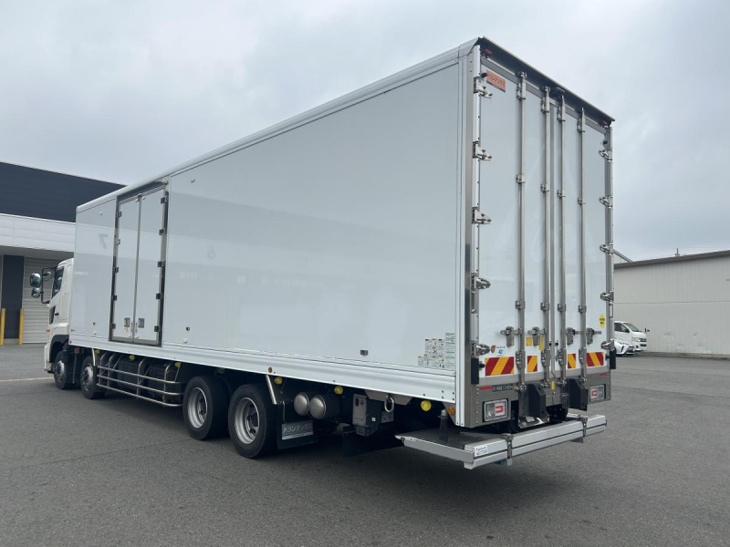 日野プロフィア　冷蔵冷凍車　菱重TU100SC　格納ゲート|中古トラックの販売・買取・査定のアイナビ