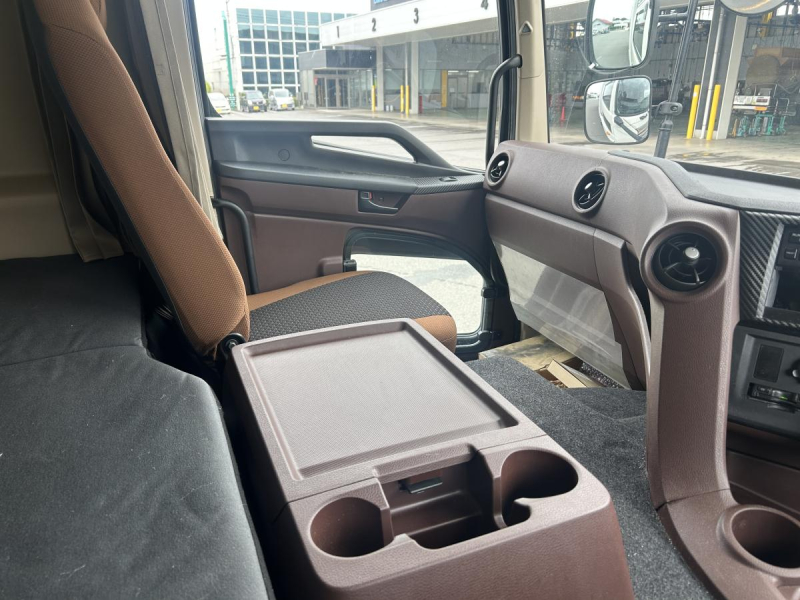 日野プロフィア　冷蔵冷凍車　菱重TU100SC　格納ゲート|中古トラックの販売・買取・査定のアイナビ