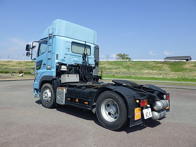 日野平成18年式☆トラクタ☆スライドカプラ　検切れプレート付|中古トラックの販売・買取・査定のアイナビ
