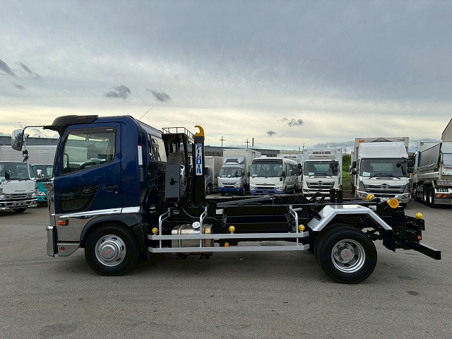車検付 脱着装置付コンテナ専用車 新明和工業 アームロール|中古トラックの販売・買取・査定のアイナビ