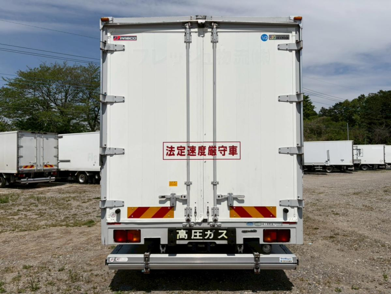 ワイド 6200ボディ 後輪エアサス 格納ゲート ベッド付 2.4t積載|中古トラックの販売・買取・査定のアイナビ