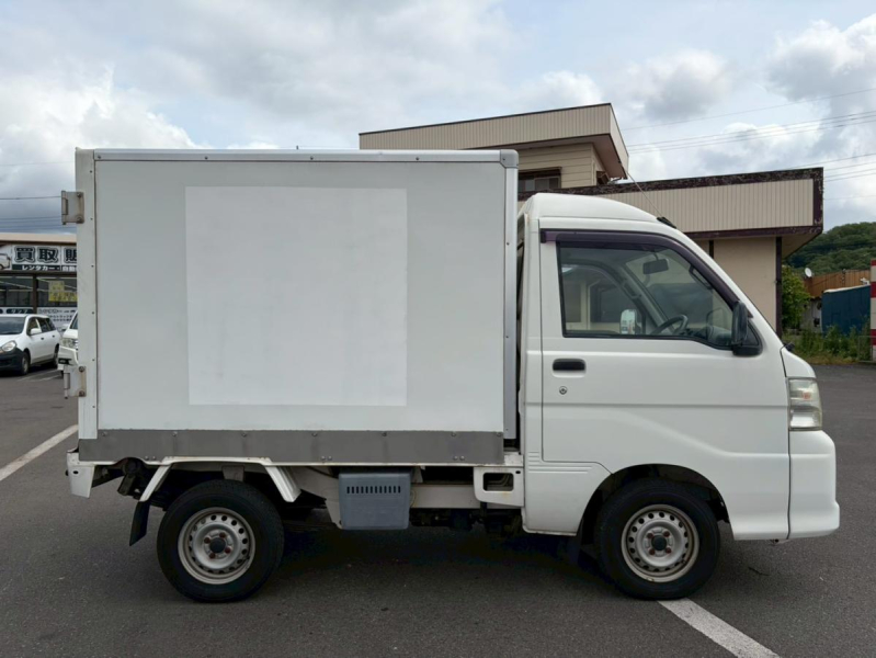 保冷バン PS AC 低走行 オートマ|中古トラックの販売・買取・査定のアイナビ