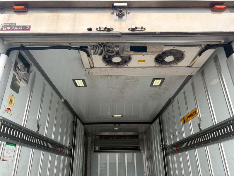 ワイド超ロング 格納PG 低温-32℃設定 スムーサー 2.95トン積載|中古トラックの販売・買取・査定のアイナビ