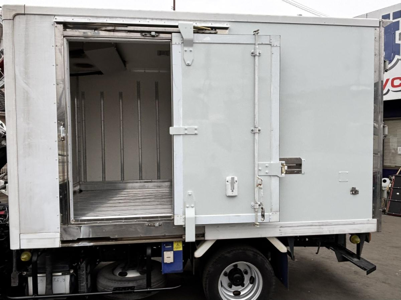 キャンター　冷蔵冷凍車　東プレ低温　スタンバイ付き|中古トラックの販売・買取・査定のアイナビ