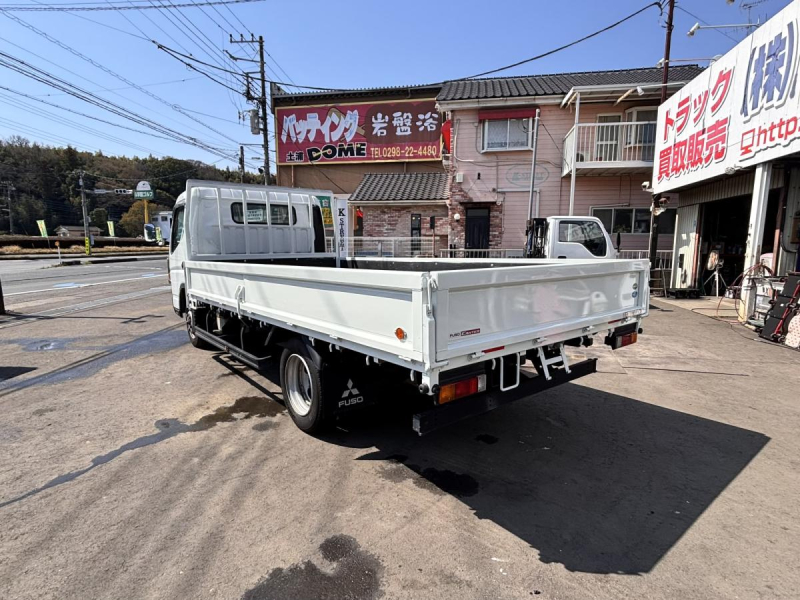 キャンター　ワイドロング平ボディー　積載3000kg　AT車|中古トラックの販売・買取・査定のアイナビ
