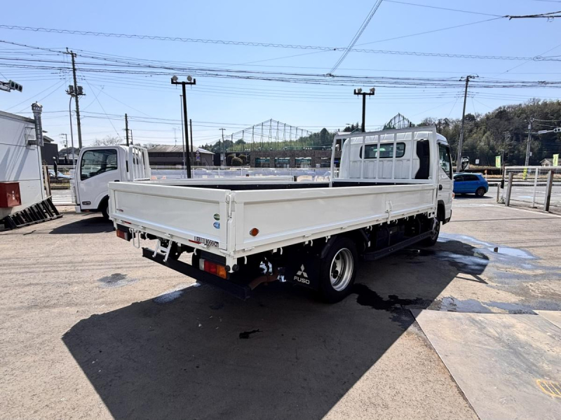 キャンター　ワイドロング平ボディー　積載3000kg　AT車|中古トラックの販売・買取・査定のアイナビ