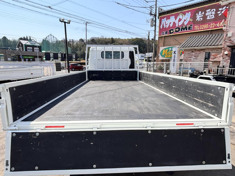 キャンター　ワイドロング平ボディー　積載3000kg　AT車|中古トラックの販売・買取・査定のアイナビ