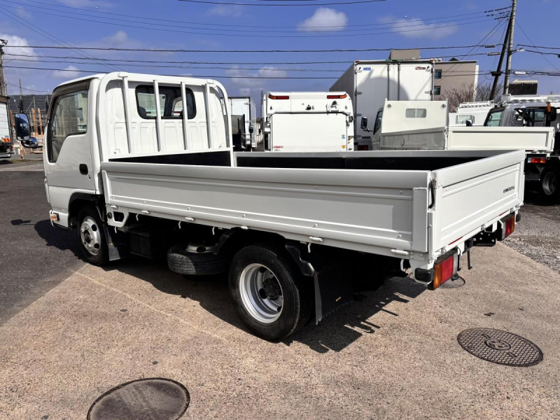 タイタン　10尺平ボディー　積載2000kg　AT車|中古トラックの販売・買取・査定のアイナビ