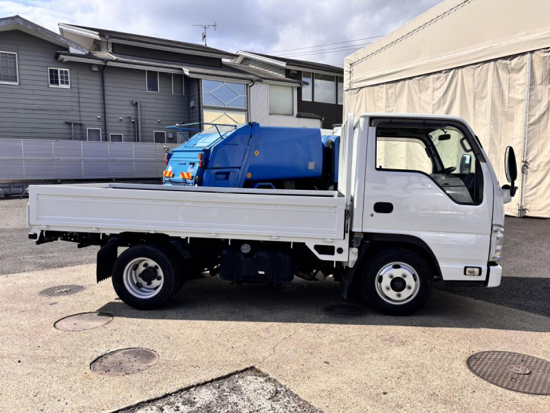 タイタン　10尺平ボディー　積載2000kg　AT車|中古トラックの販売・買取・査定のアイナビ