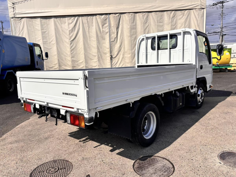 タイタン　10尺平ボディー　積載2000kg　AT車|中古トラックの販売・買取・査定のアイナビ