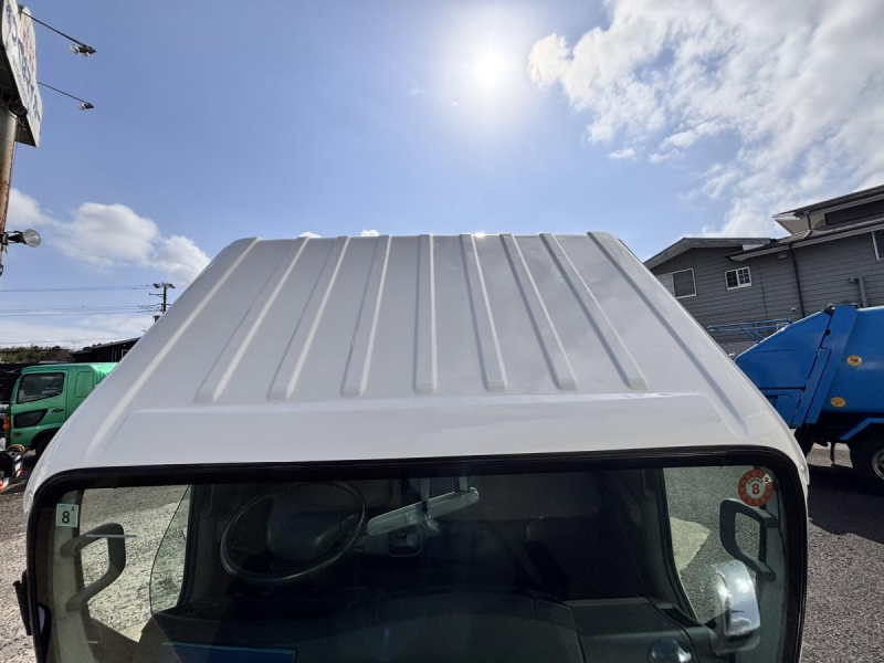 タイタン　10尺平ボディー　積載2000kg　AT車|中古トラックの販売・買取・査定のアイナビ