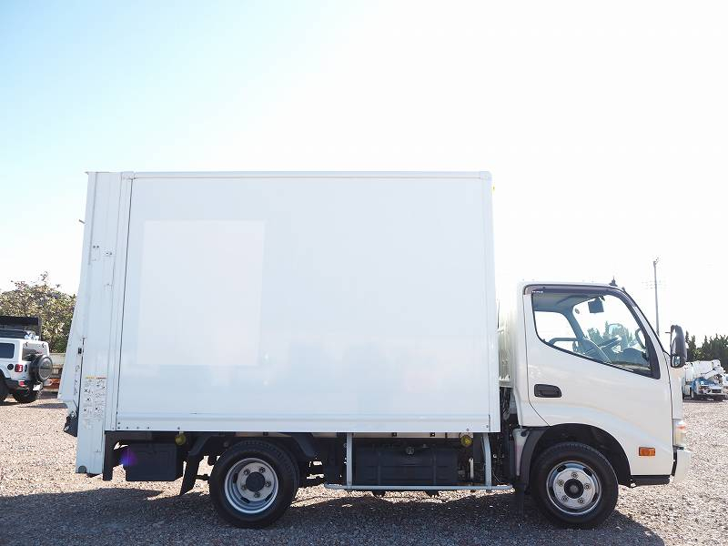 日野 デュトロ 5t未満 10尺 バン ゲート オートマ|中古トラックの販売・買取・査定のアイナビ