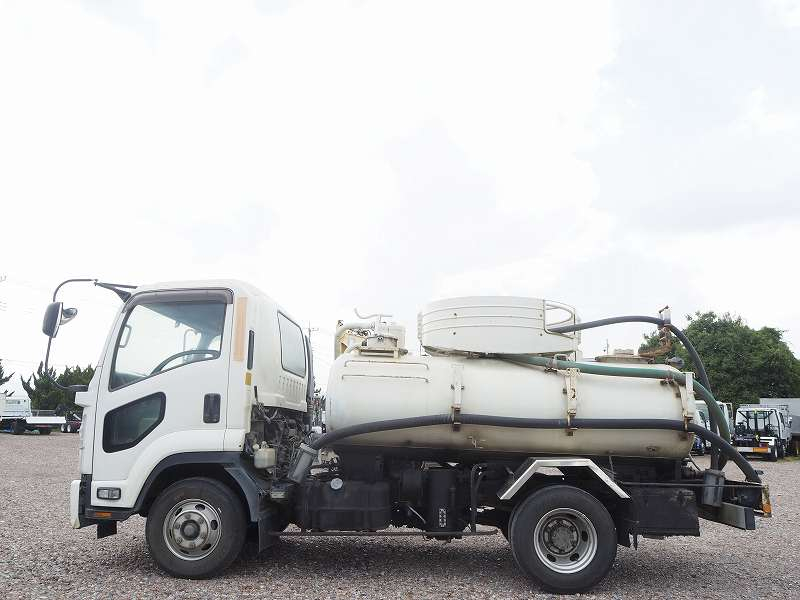 いすゞ フォワード モリタ製 バキュームカー 糞尿車 衛生車|中古トラックの販売・買取・査定のアイナビ