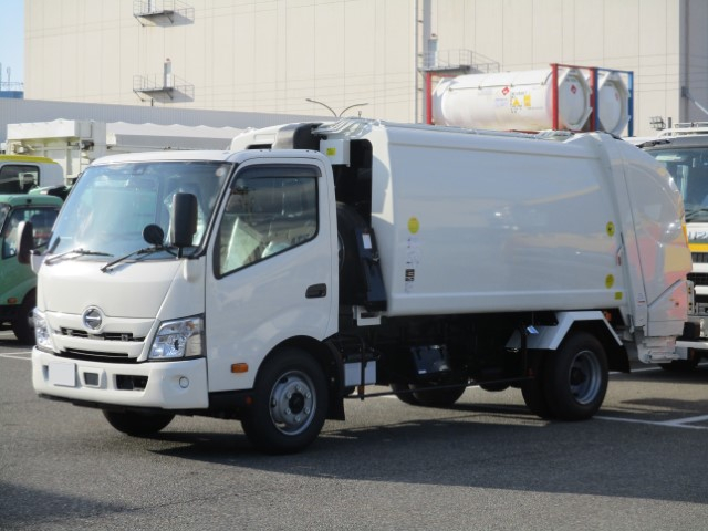 R8　日野デュトロ　プレス式塵芥車8.3立米　※未使用車|中古トラックの販売・買取・査定のアイナビ