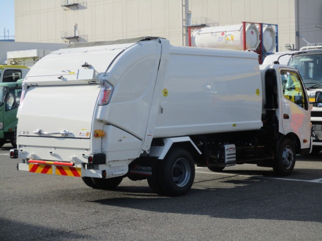 R8　日野デュトロ　プレス式塵芥車8.3立米　※未使用車|中古トラックの販売・買取・査定のアイナビ
