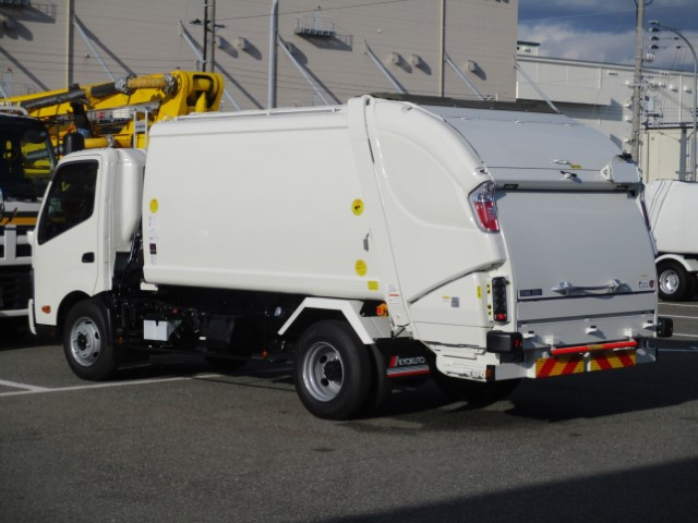 R8　日野デュトロ　プレス式塵芥車8.3立米　※未使用車|中古トラックの販売・買取・査定のアイナビ