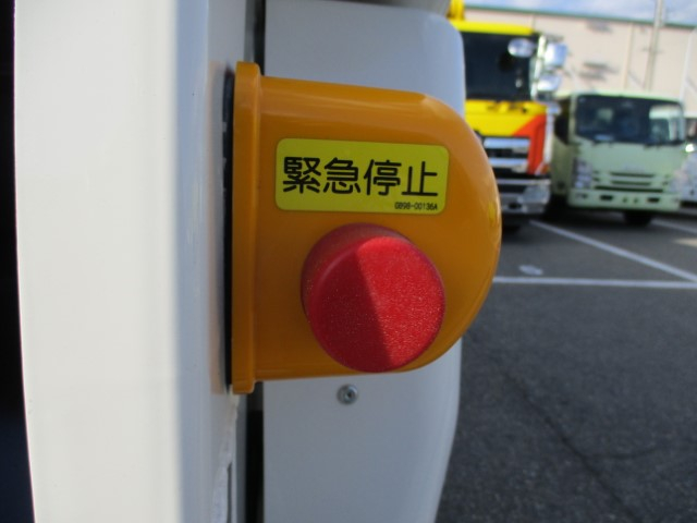 R8　日野デュトロ　プレス式塵芥車8.3立米　※未使用車|中古トラックの販売・買取・査定のアイナビ