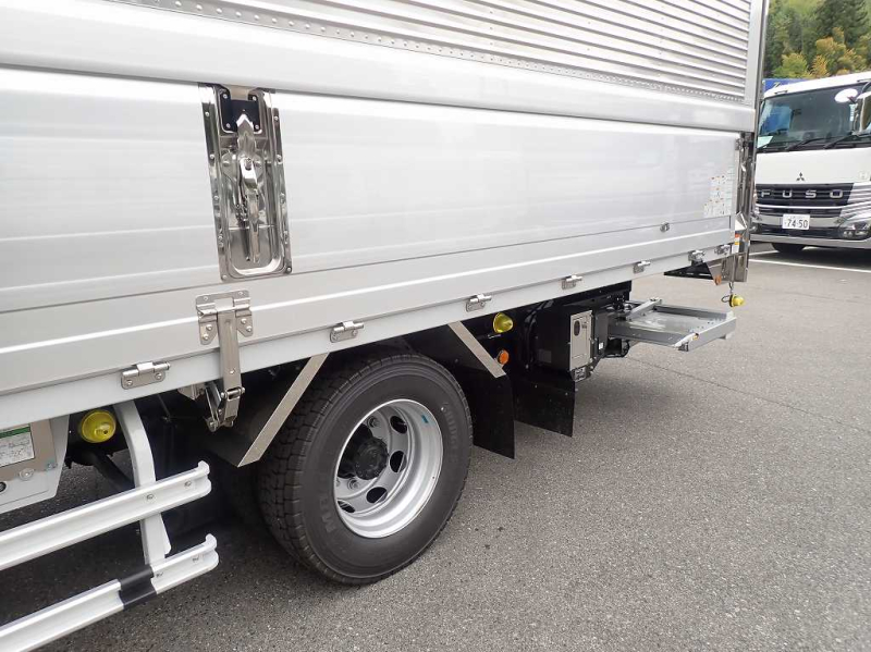 6.5t 格納ゲート l7200ワイド 後輪エアサス 融雪仕様 260PS|中古トラックの販売・買取・査定のアイナビ