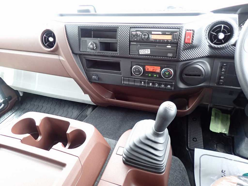 6.5t 格納ゲート l7200ワイド 後輪エアサス 融雪仕様 260PS|中古トラックの販売・買取・査定のアイナビ