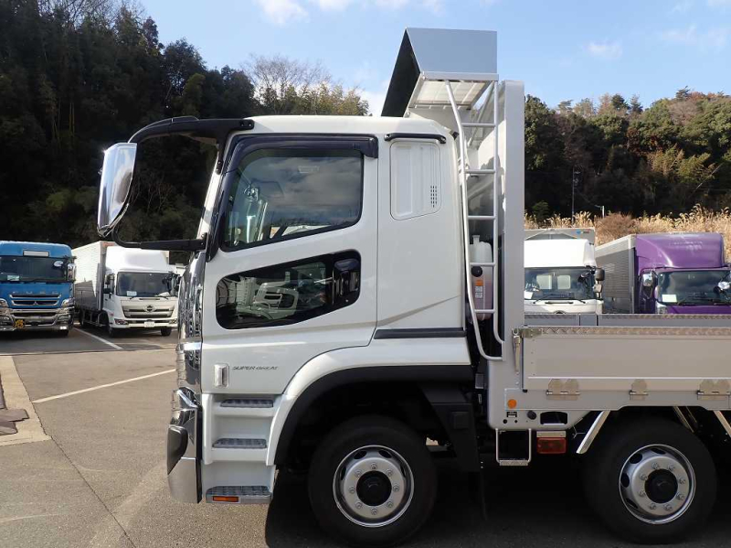 4軸低床　リアエアサス　14400積載　山田車体　9550|中古トラックの販売・買取・査定のアイナビ
