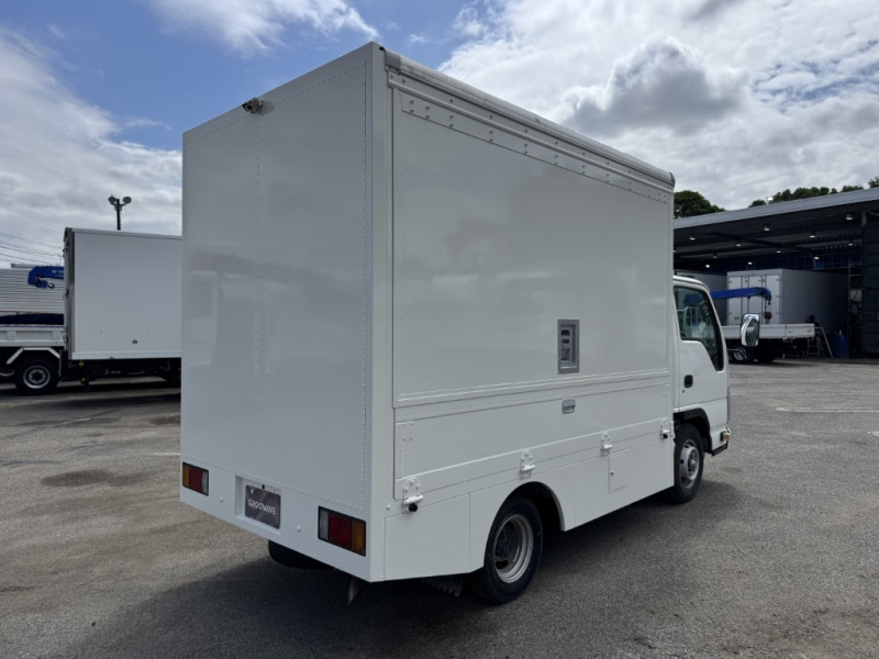 キッチンカー　廃熱ファン　換気扇　5t限定免許対応|中古トラックの販売・買取・査定のアイナビ